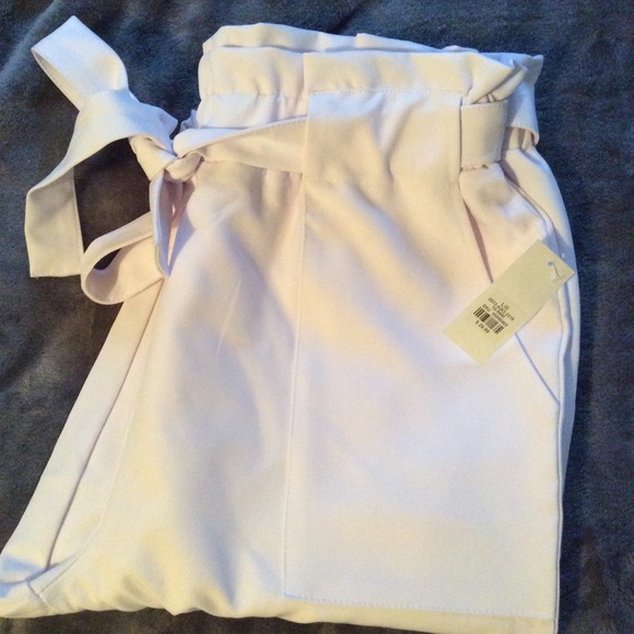 White tie-waist pants - Picture 3 of 3